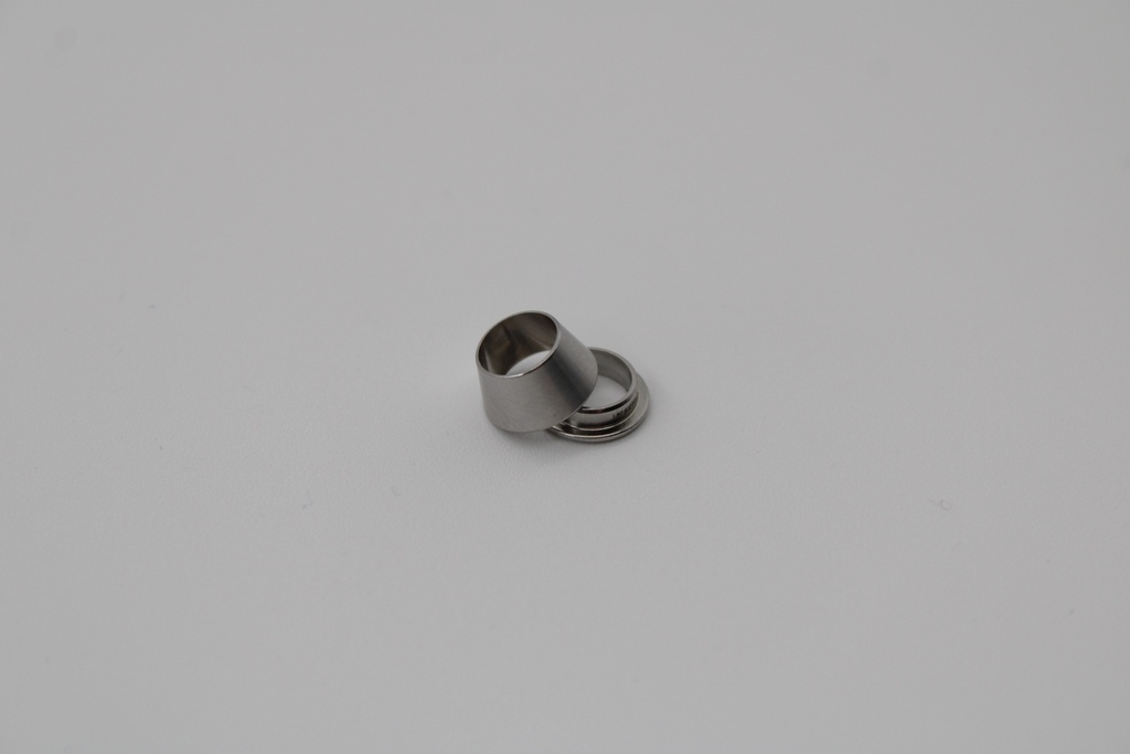 Stainless steel clamping rings for reactor tubes 